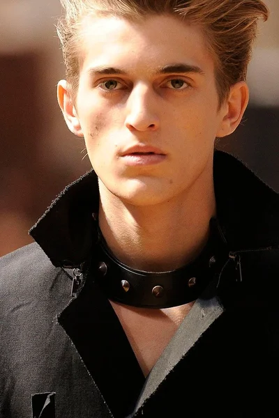 Look 18